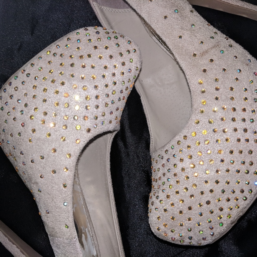 Suede Nubuck AB crystal pumps